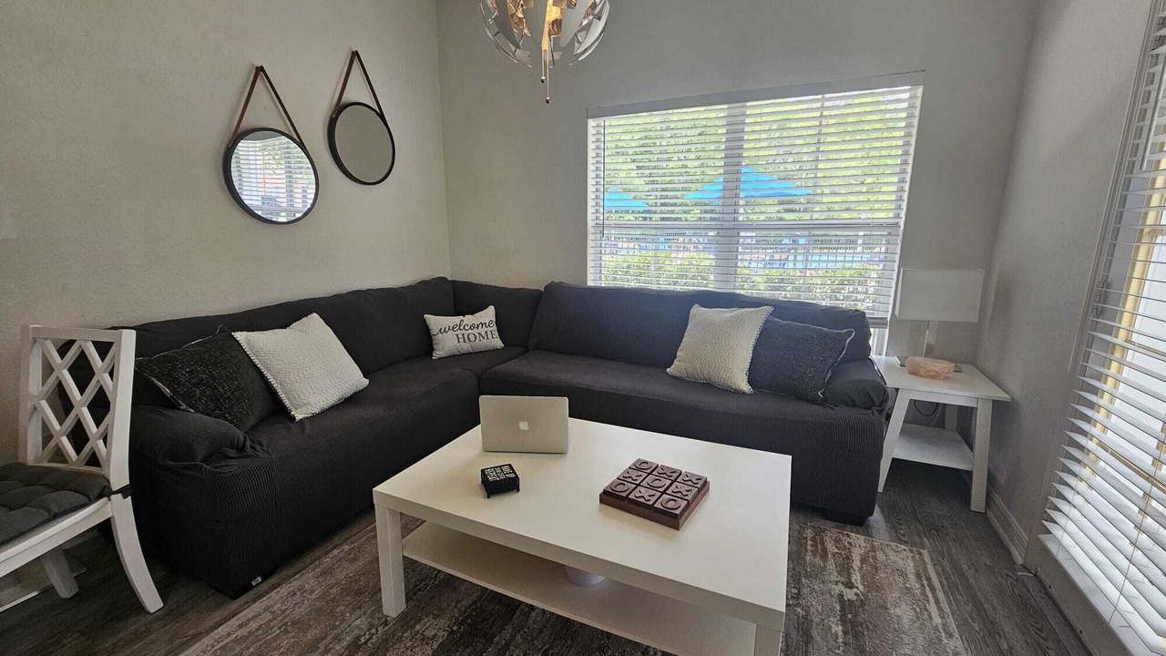 Photo of Livingroom in Venetian Bay Villages