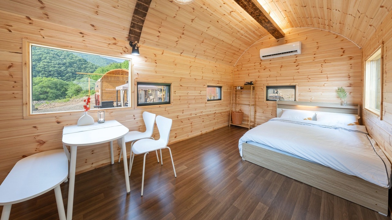 Photo of Bedroom in Buk