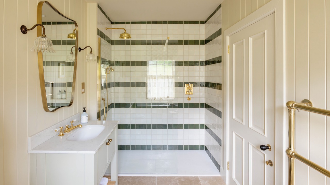 Photo of Bathroom in Penicuik
