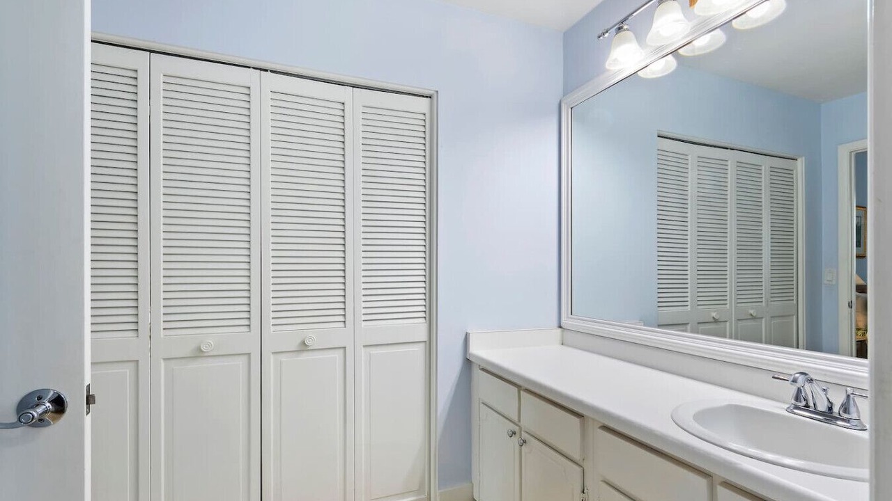 Photo of Bathroom in Harbour Town