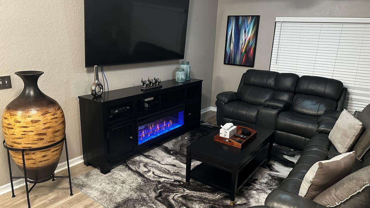 Photo of Livingroom in Venetian Bay Villages