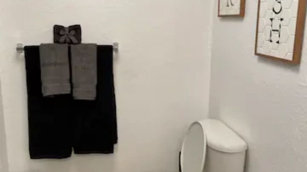 Photo of Bathroom in Venetian Bay Villages