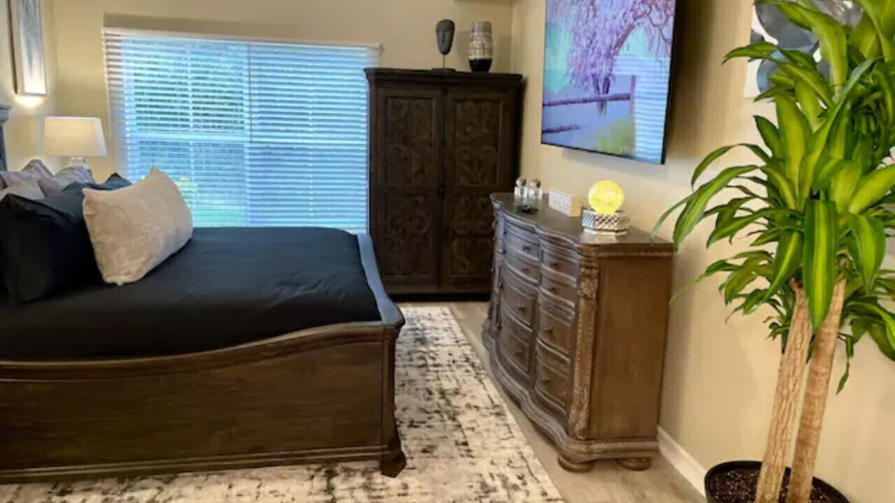 Photo of Bedroom in Venetian Bay Villages