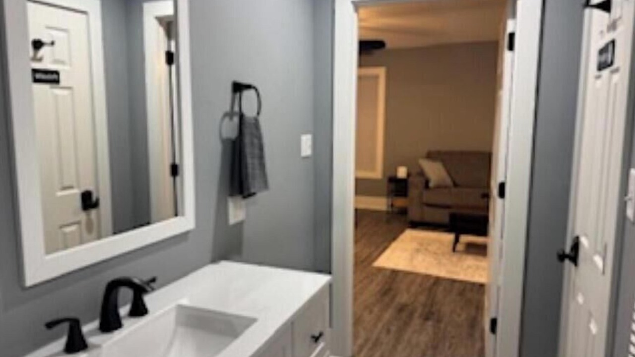 Photo of Bathroom in Taylorville
