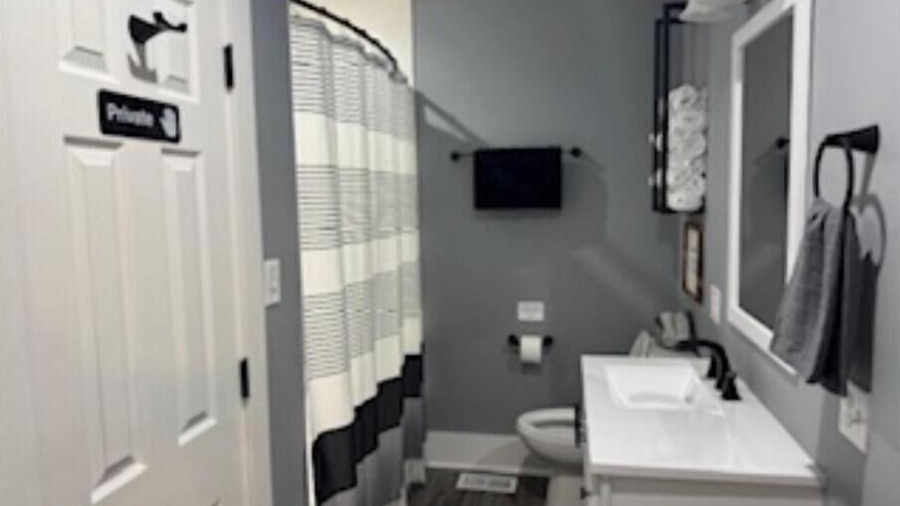 Photo of Bathroom in Taylorville