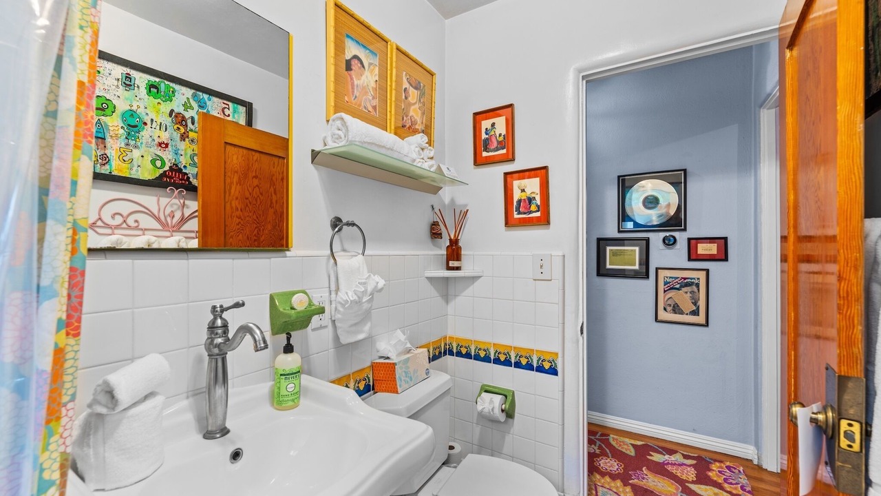 Photo of Bathroom in Ventura