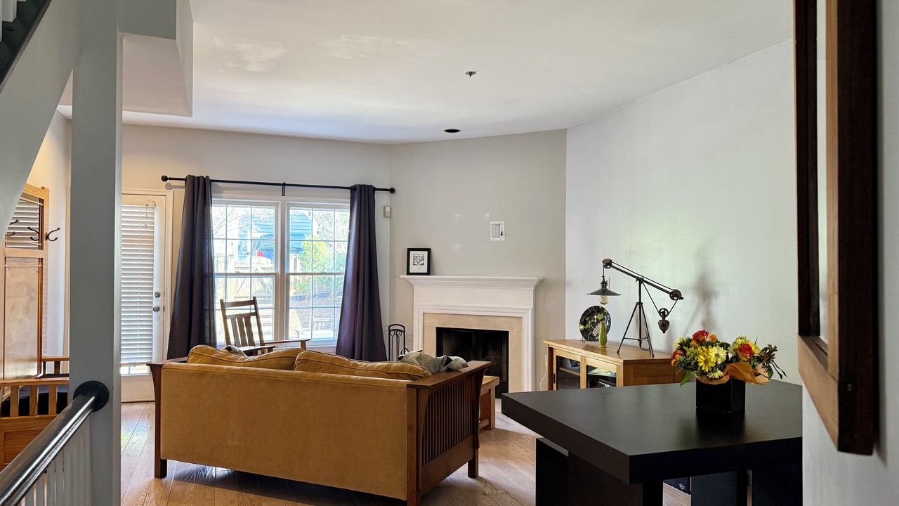 Photo of Livingroom in Gaithersburg