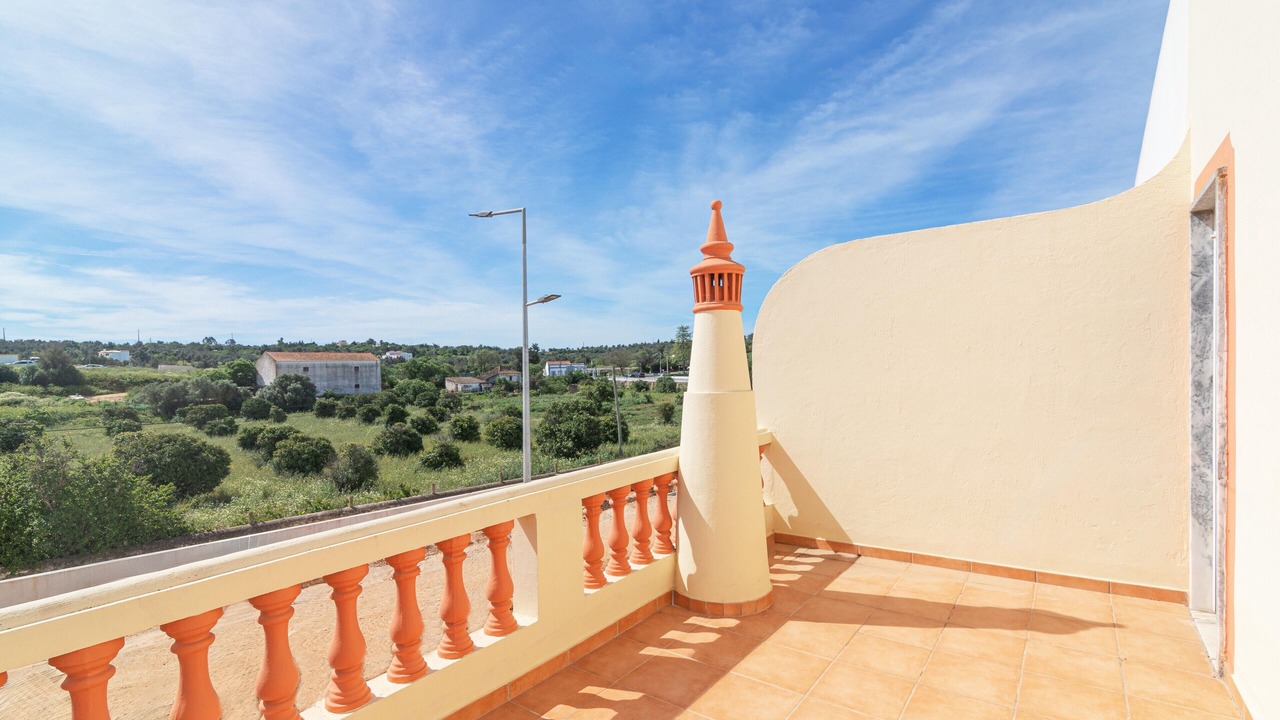 Photo of Outdoor in Estombar