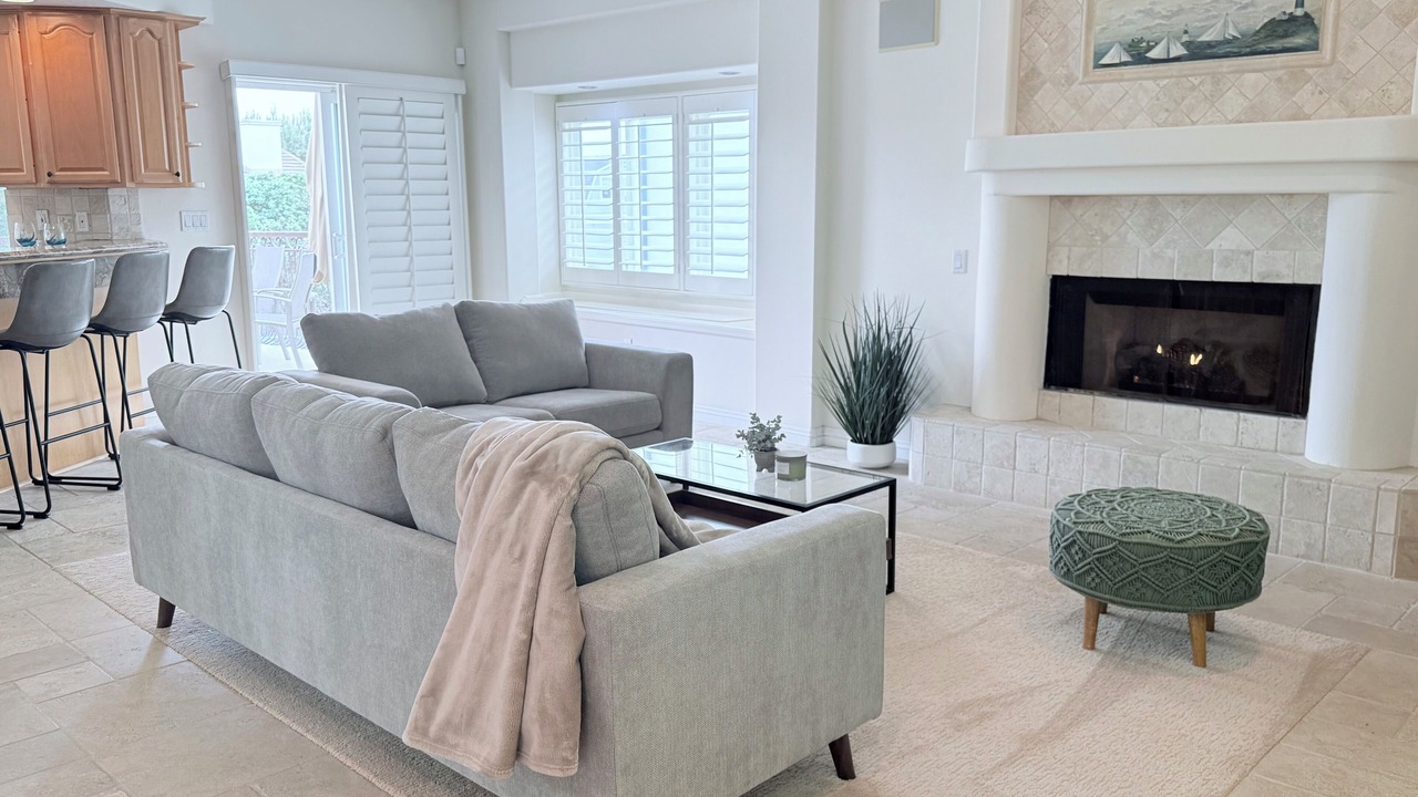 Photo of Livingroom in Oxnard Shores