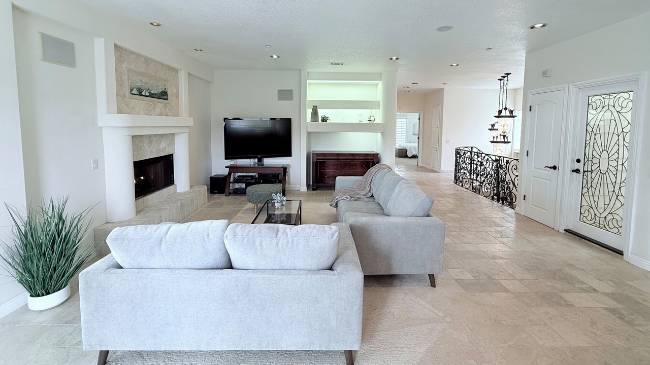 Photo of Livingroom in Oxnard Shores
