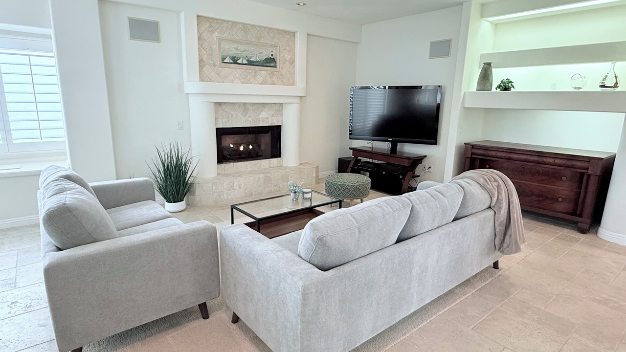 Photo of Livingroom in Oxnard Shores