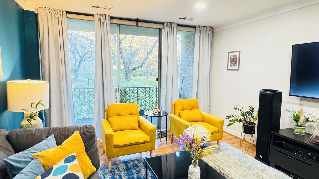 Photo of Livingroom in Aspen Hill
