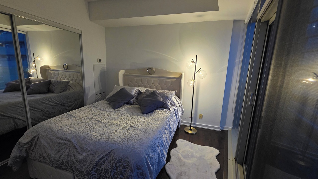 Photo of Bedroom in Toronto Entertainment District