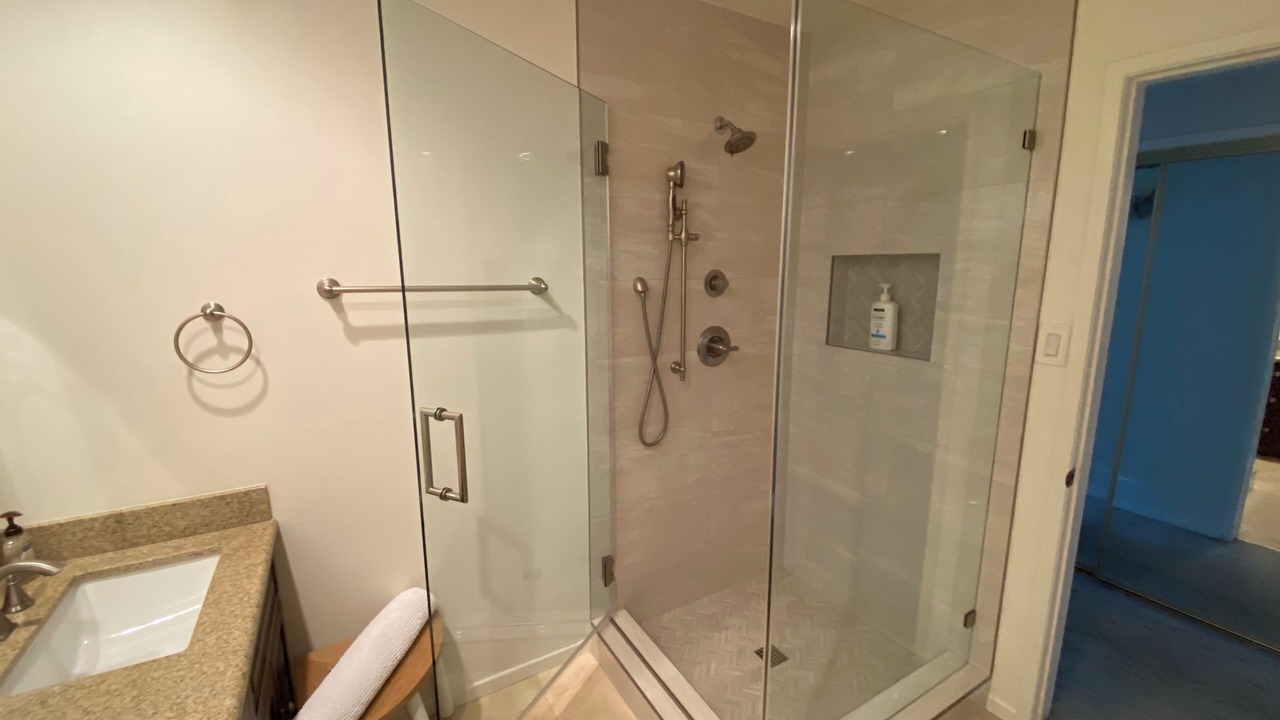 Photo of Bathroom in Ladera Heights