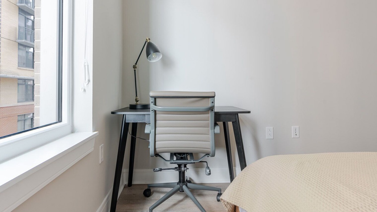 Photo of Bedroom in Woodmont Triangle
