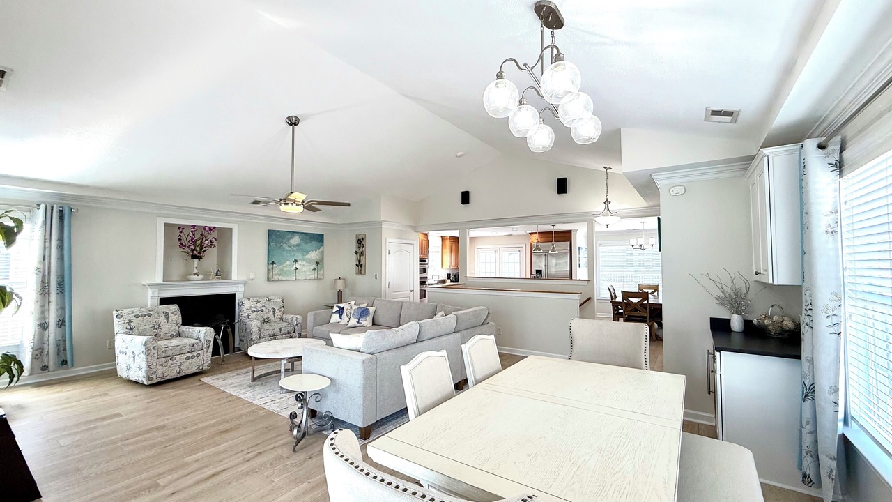 Photo of Livingroom in Northeast Virginia Beach