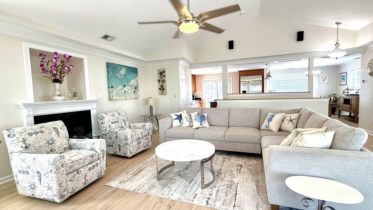 Photo of Livingroom in Northeast Virginia Beach