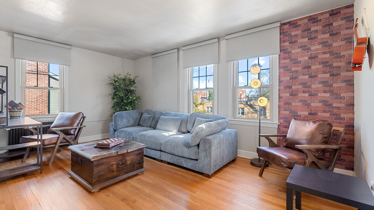 Photo of Livingroom in Randle Highlands