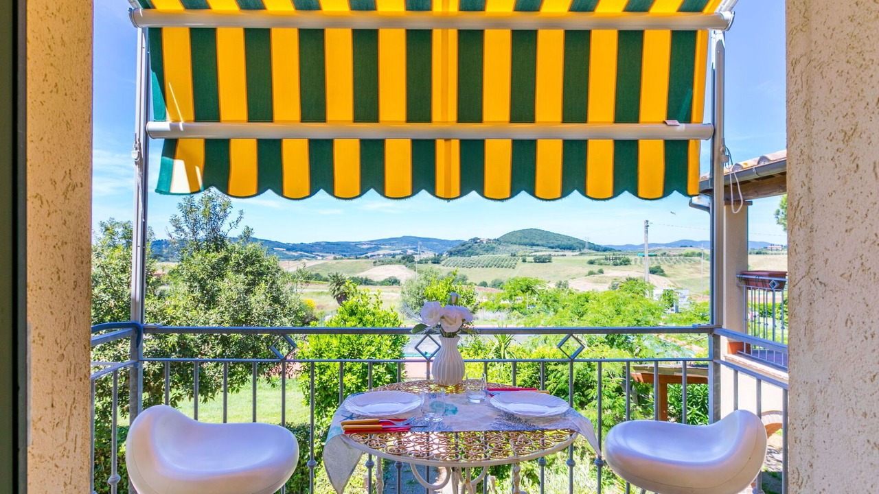 Photo of Patio Balcony in Castellina Marittima