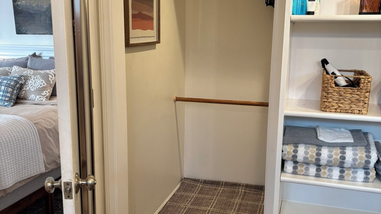 Photo of Bedroom in Thousand Oaks