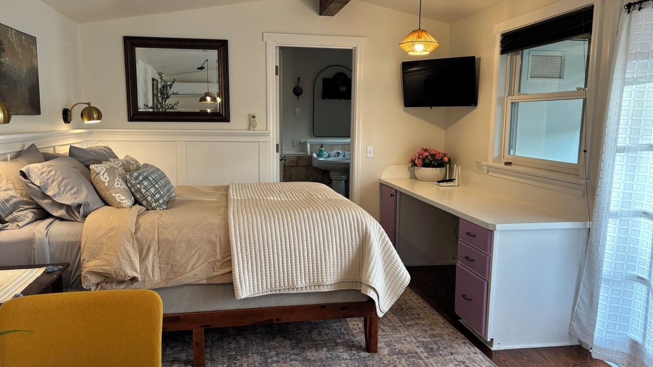 Photo of Bedroom in Thousand Oaks