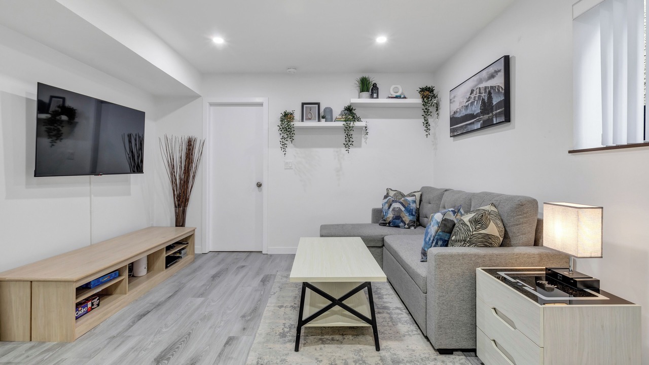 Photo of Livingroom in Fraserview