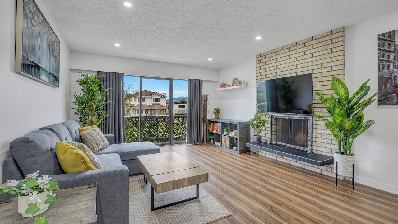 Photo of Livingroom in Fraserview