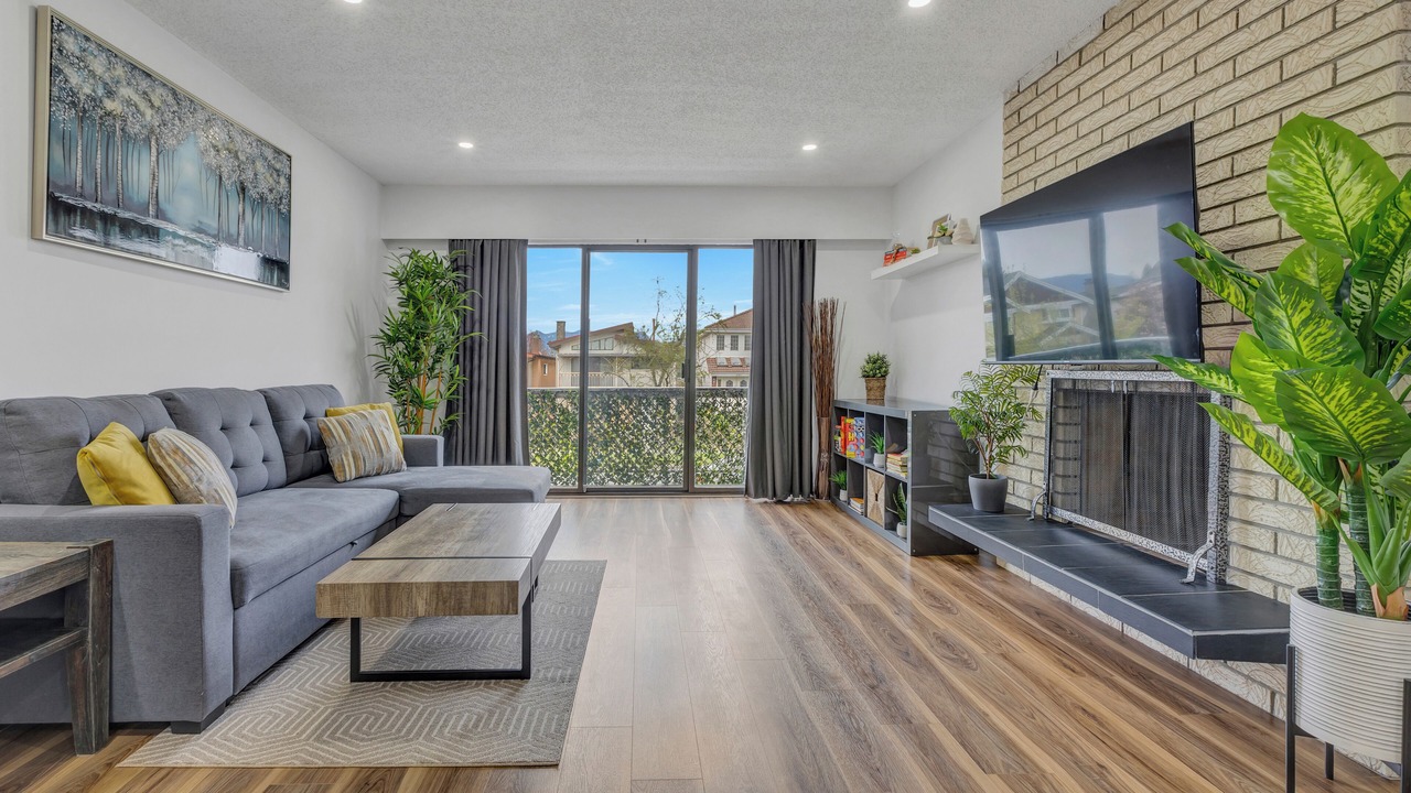 Photo of Livingroom in Fraserview