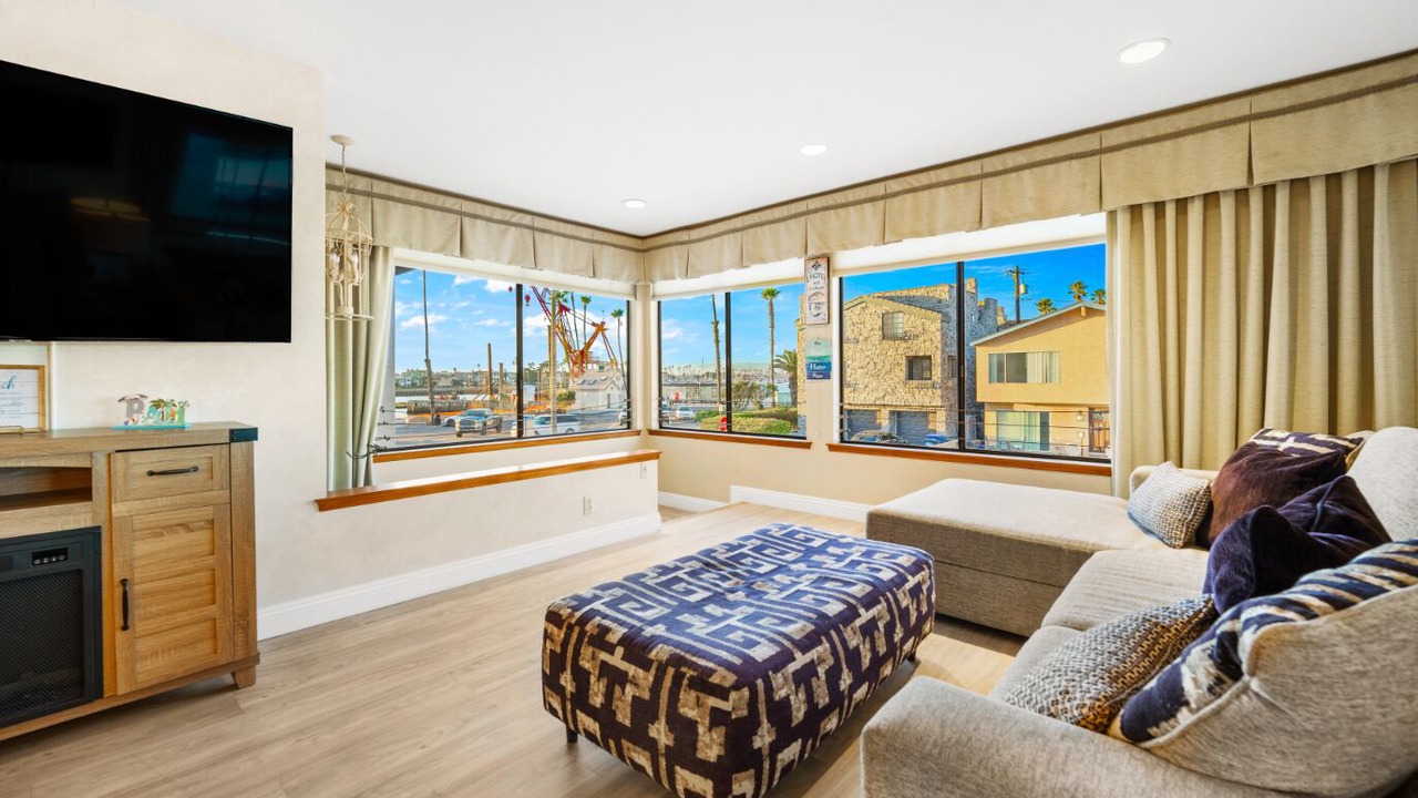 Photo of Livingroom in Silver Strand