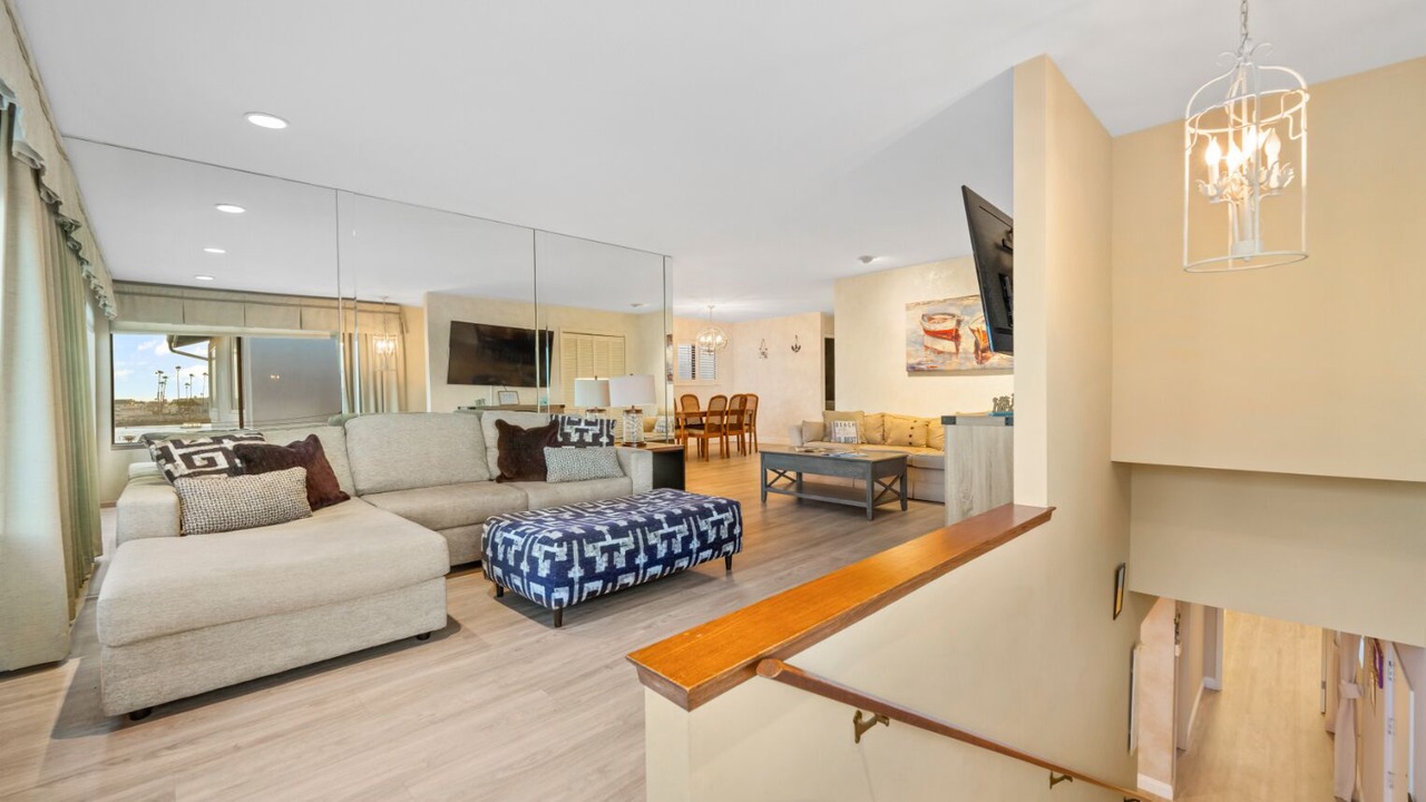 Photo of Livingroom in Silver Strand