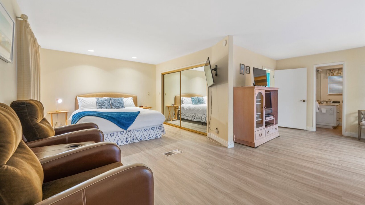 Photo of Bedroom in Silver Strand