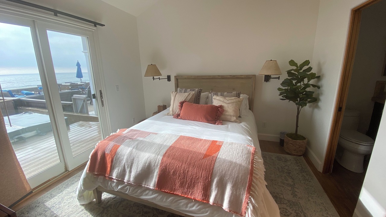 Photo of Bedroom in Faria Beach