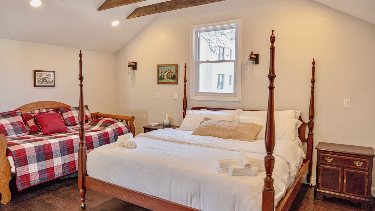Photo of Bedroom in Cleveland Park