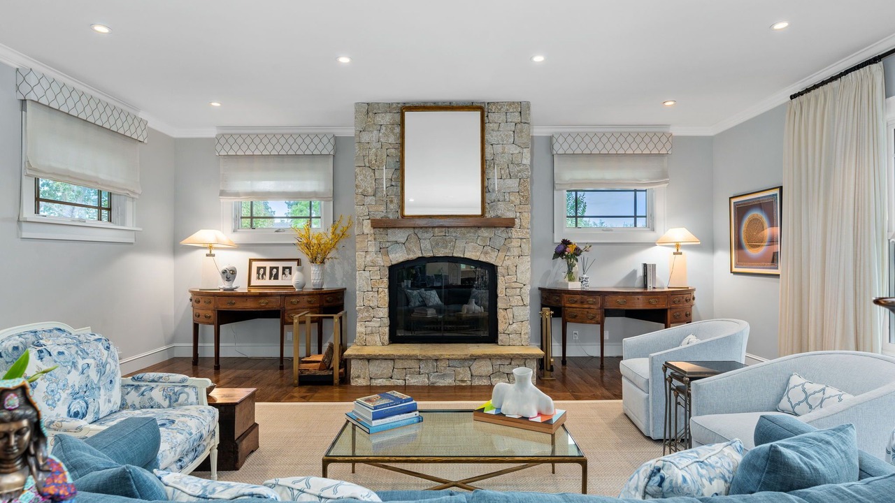 Photo of Livingroom in Vichy Springs