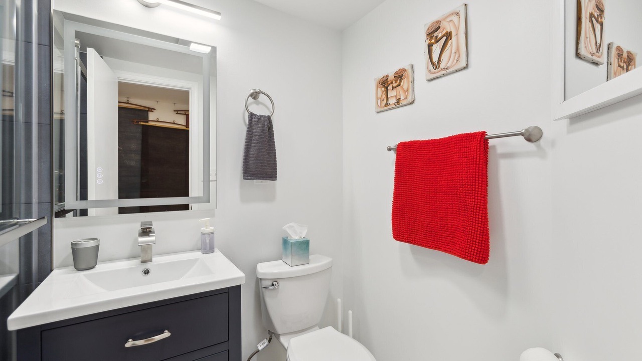 Photo of Bathroom in Woodley Park