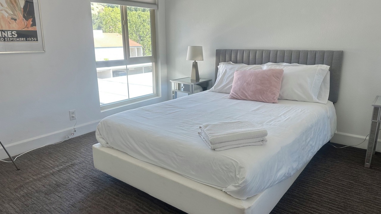 Photo of Bedroom in Calabasas