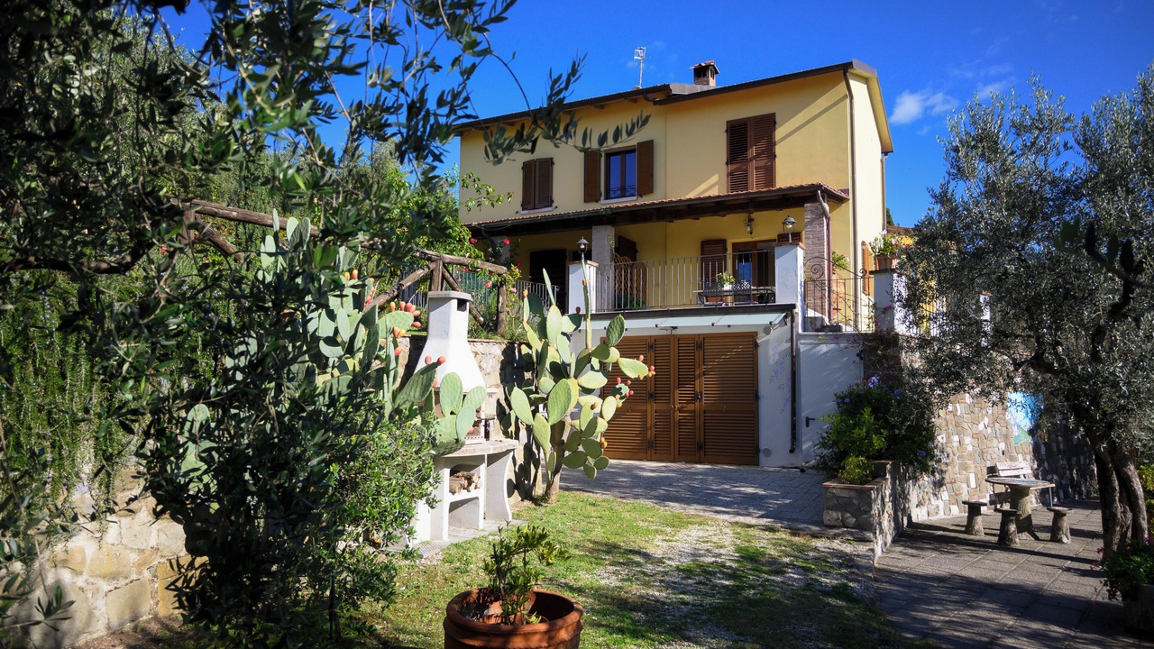Photo of Outdoor in Saturnana