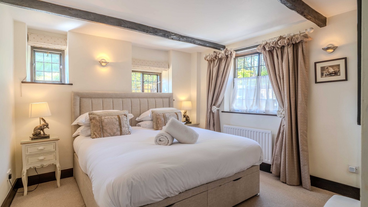 Photo of Bedroom in Broadway