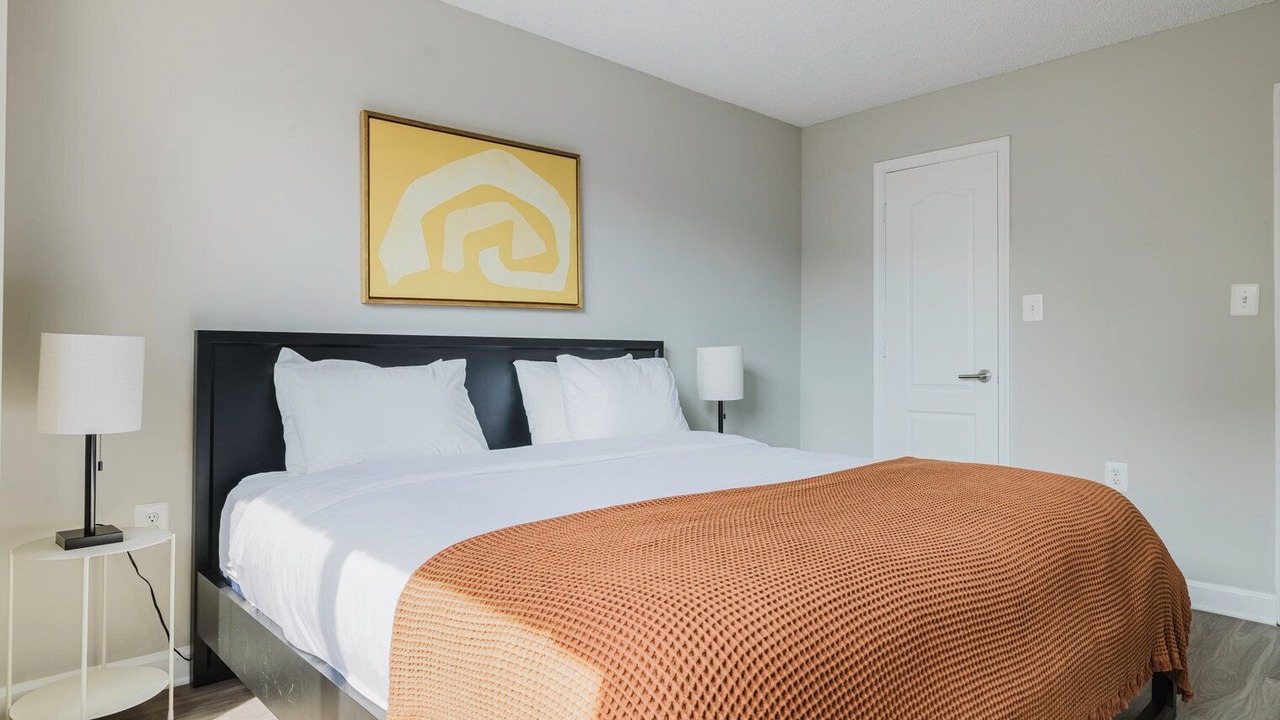 Photo of Bedroom in Connecticut Ave - K Street