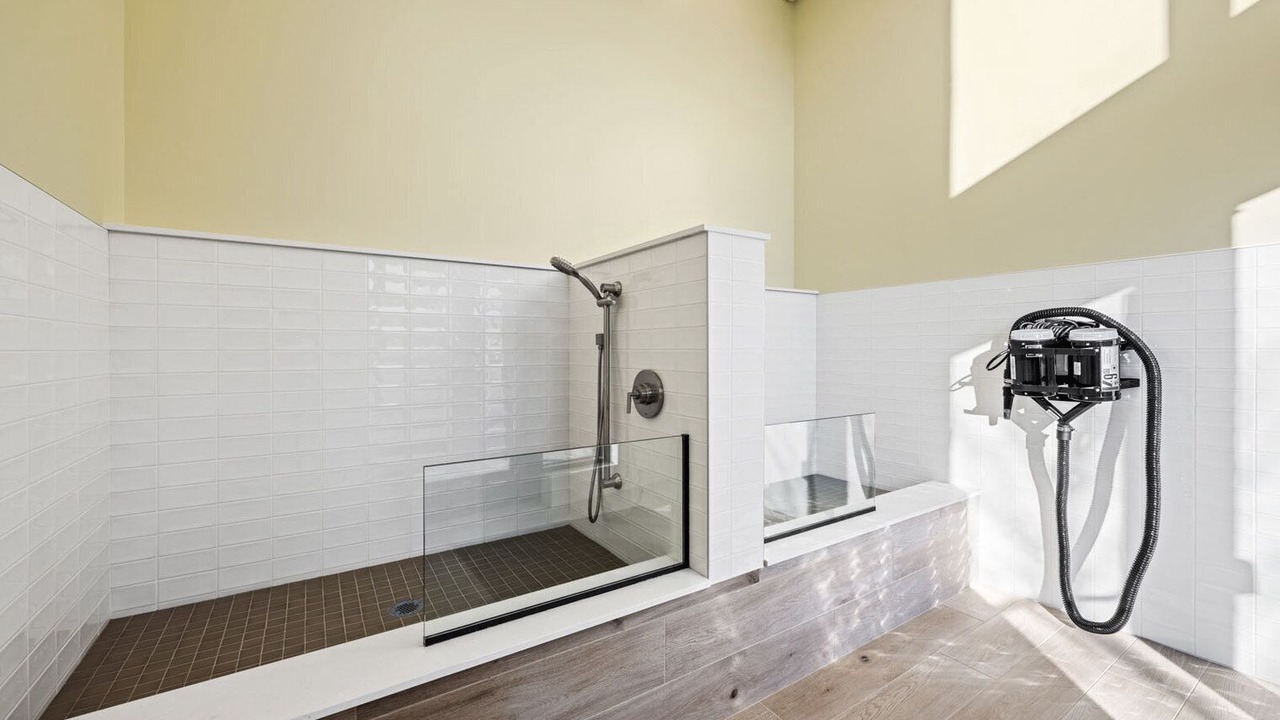 Photo of Bathroom in North Capitol Street