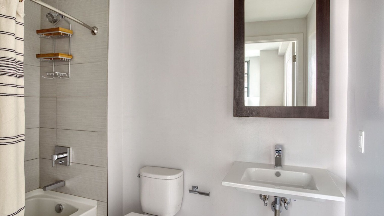 Photo of Bathroom in District Wharf