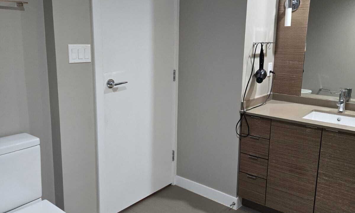 Photo of Bathroom in Central Lonsdale