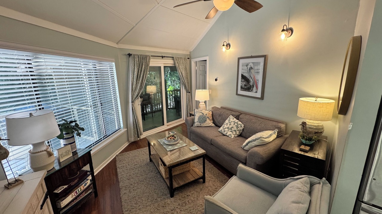 Photo of Livingroom in Night Heron