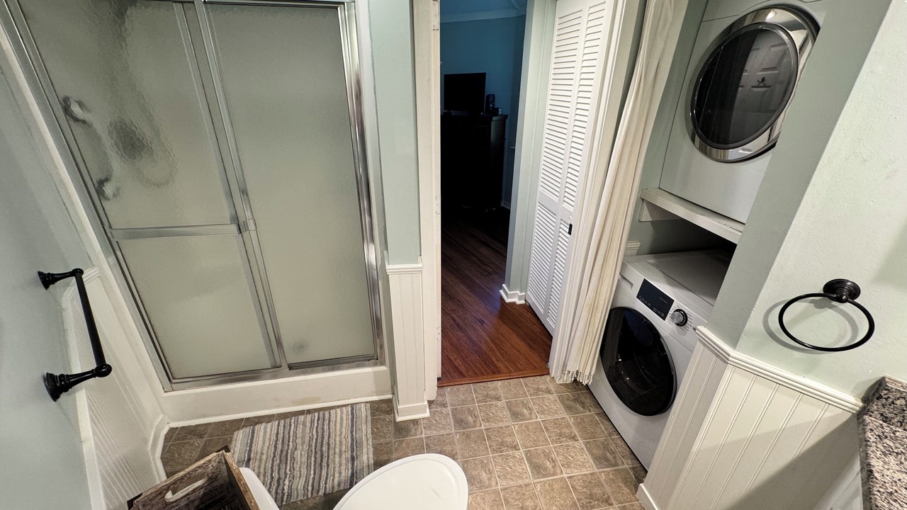 Photo of Bathroom in Night Heron