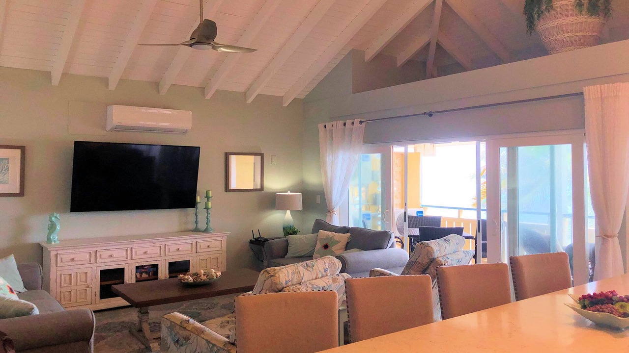 Photo of Livingroom in Estate Golden Rock