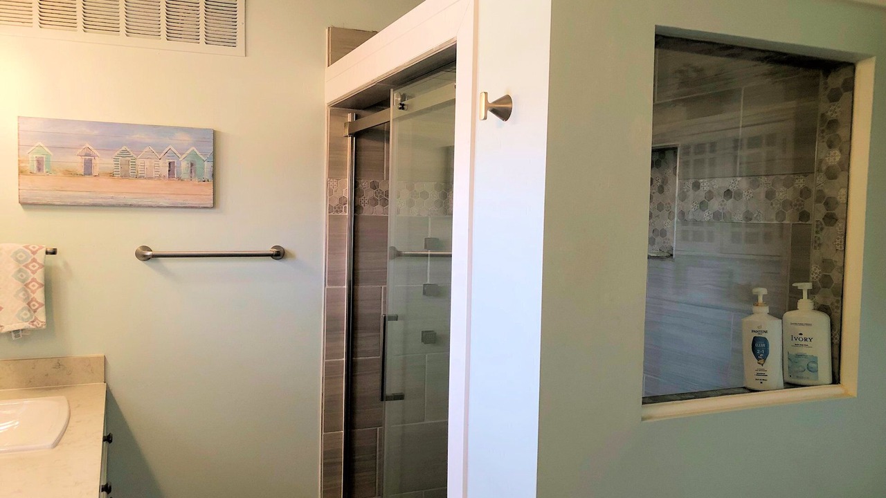 Photo of Bathroom in Estate Golden Rock