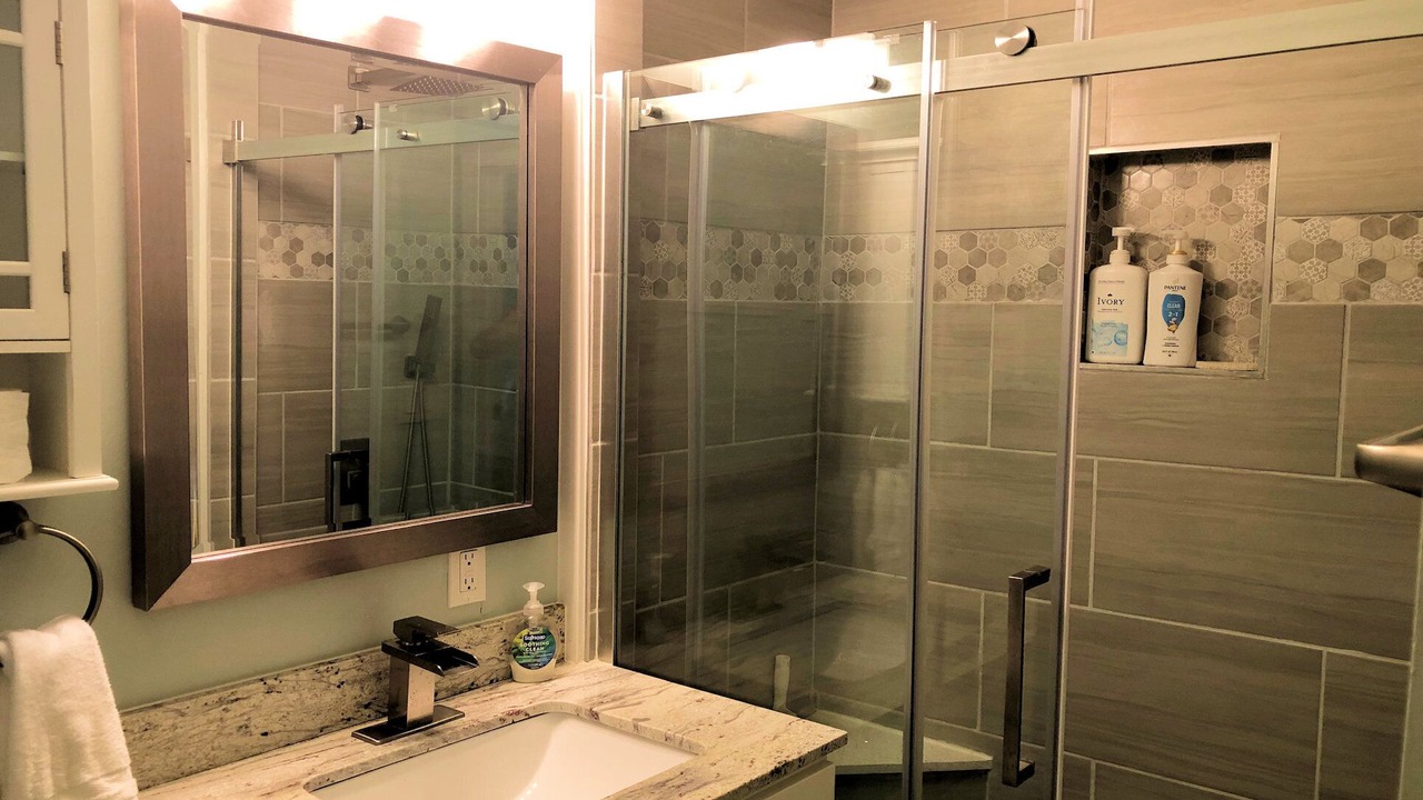 Photo of Bathroom in Estate Golden Rock