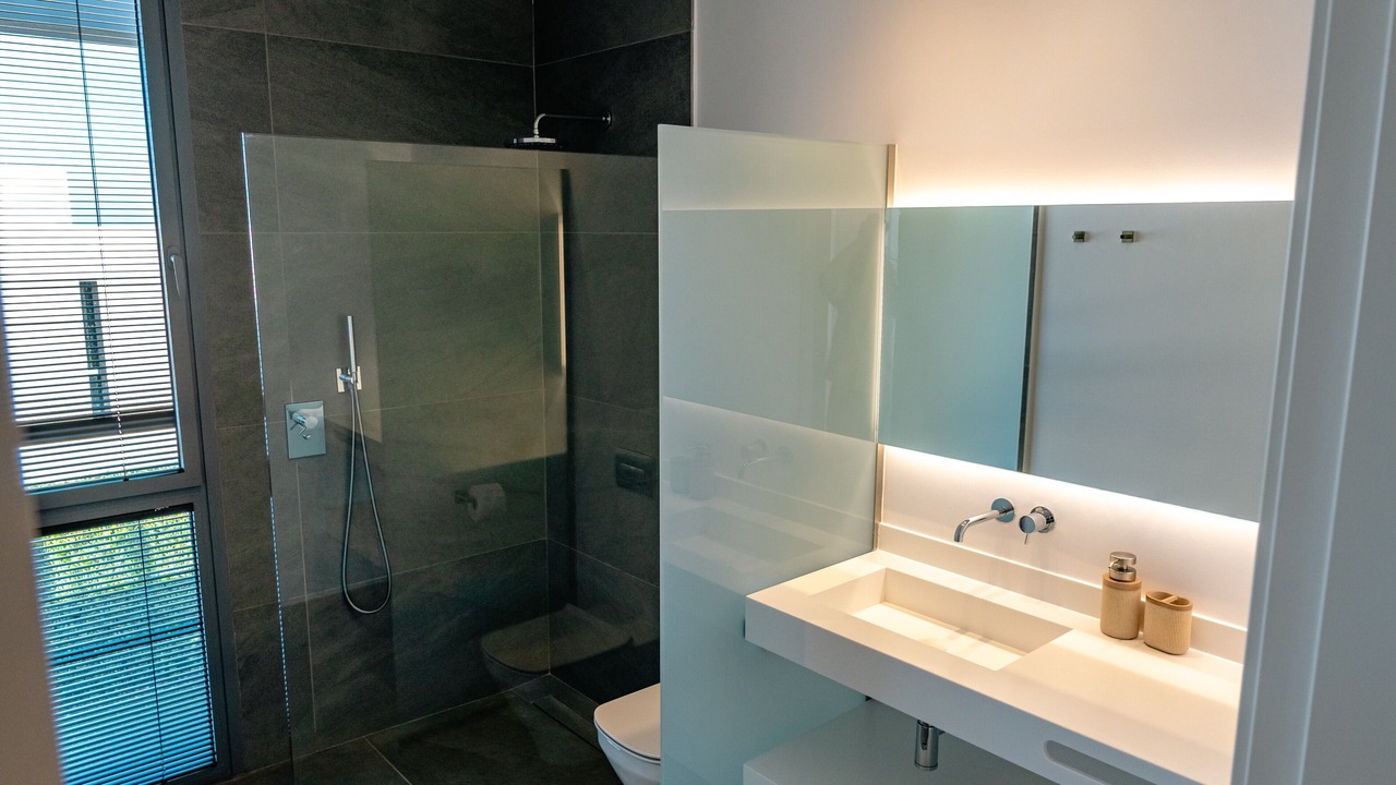 Photo of Bathroom in New Golden Mile
