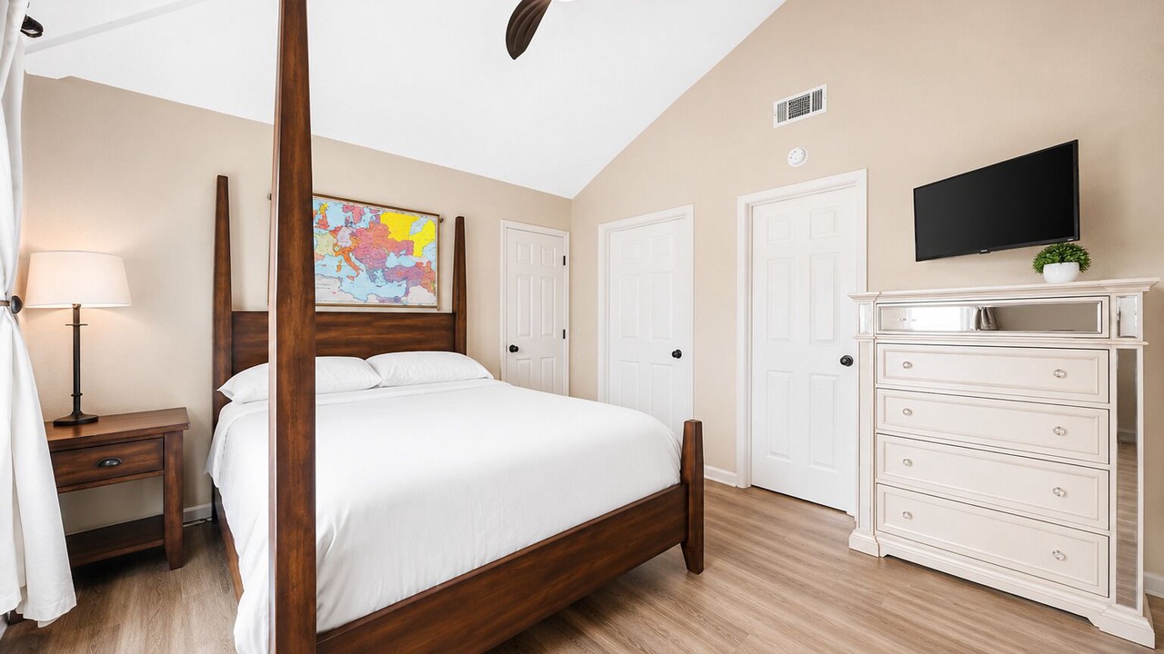 Photo of Bedroom in Corona del Mar