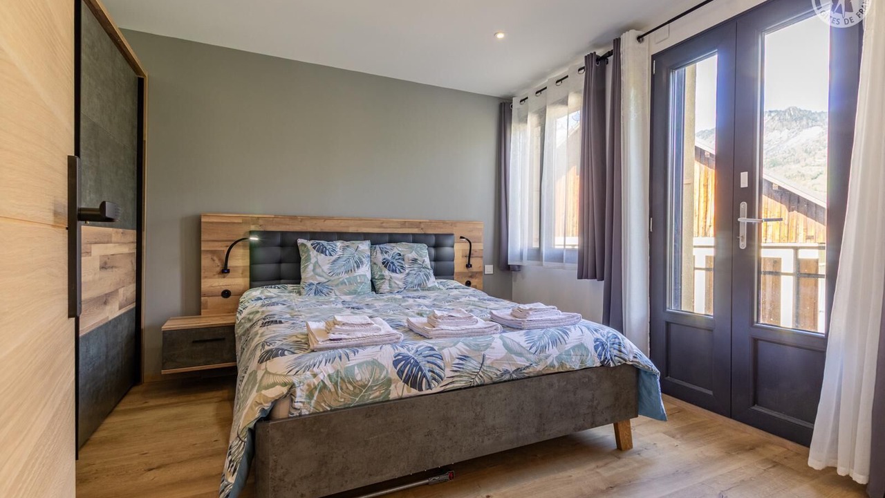 Photo of Bedroom in Outrechaise